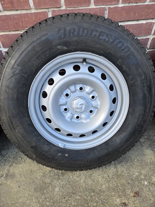 Джанти 16' 6х139.7 със зимни гуми 215 80 16