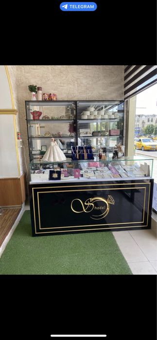 Продам мебель для магазинов и для акесусеаров и ветрина