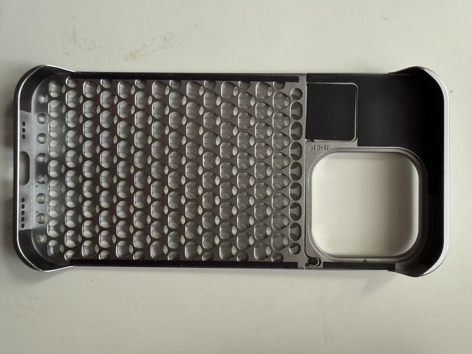 Iphone 15 Pro Alumin va Plastikli Chexollar