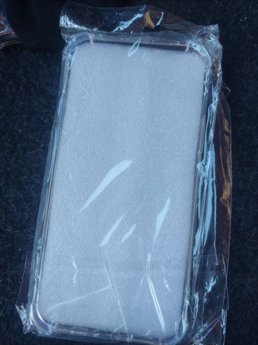 Продам чехол айфон 12 не про Макс