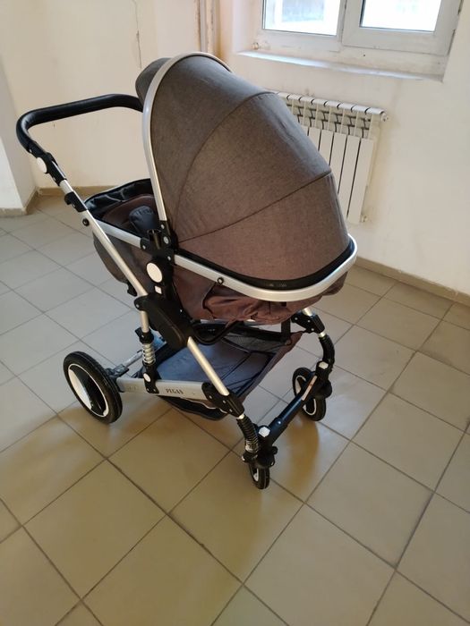 Коляска в отличном состояний !