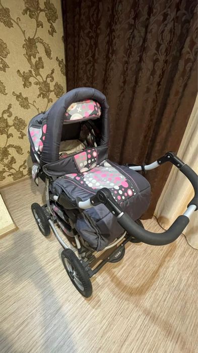 Продам коляску лето-зима