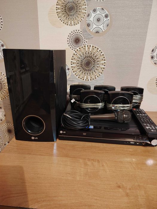 Продам караоке LG