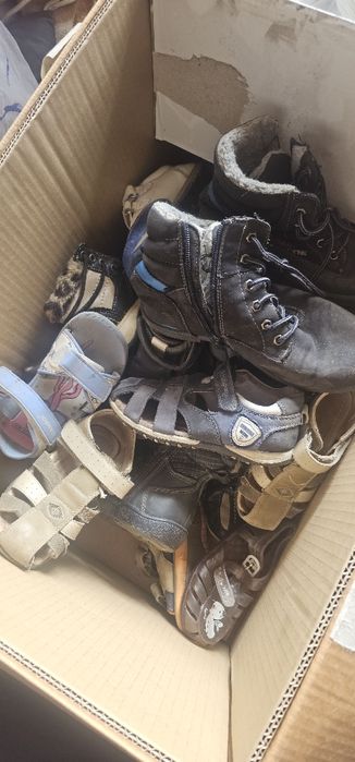 Отдам детскую обувь на мальчика