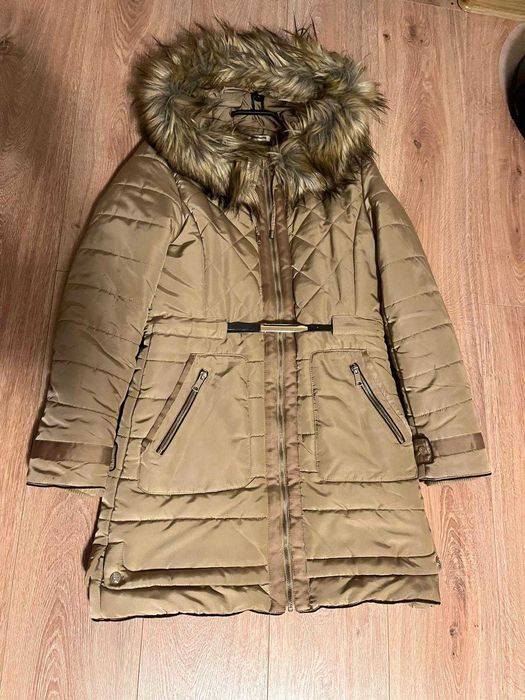Geacă PARKA Stradivarius damă – toamnă/iarnă, crem auriu, S(ca noua)