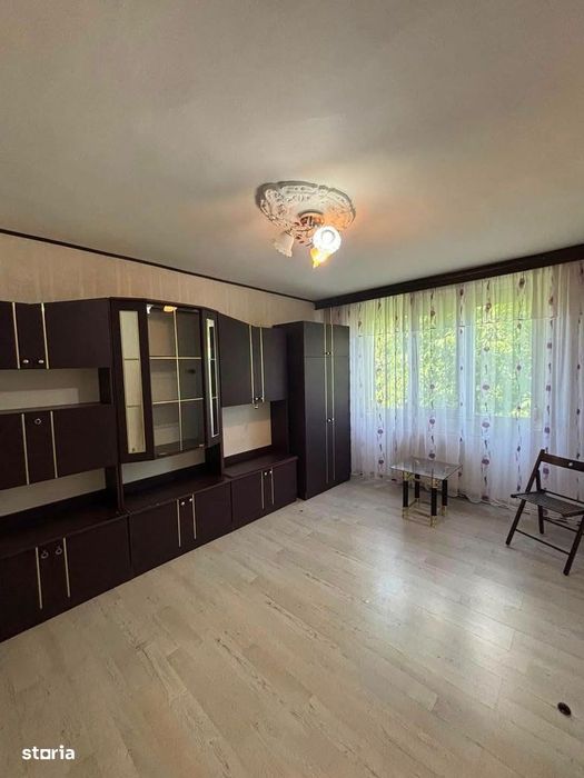 Apartament cu 2 camere și balcon, etj 3,zona Scolii nr.11.Pret 47.000e