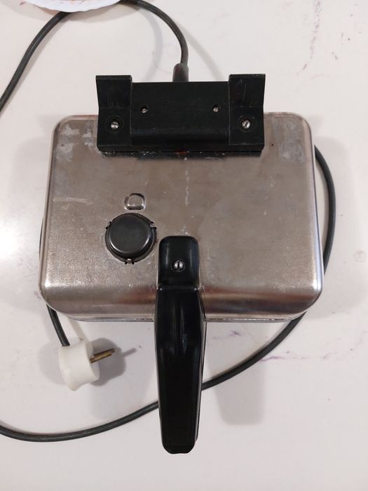 Вафельница Электровафельница