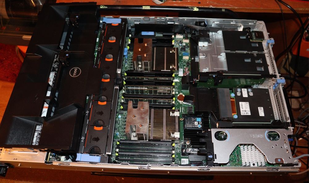 Server Dell PEdge R730XD 24Bays 1.44Tb SSD SAS 32 Core 128Gb X520-DA2