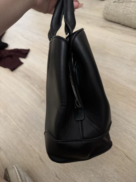 Продам сумку черную