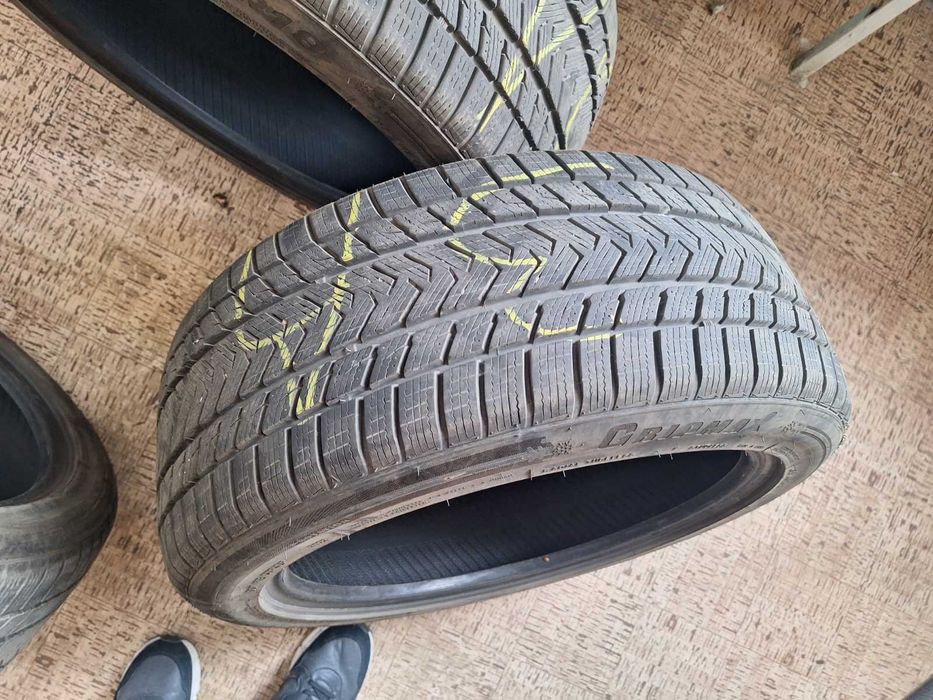 Автомобилни гуми 235/45/18