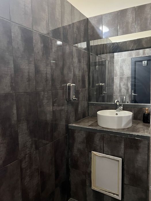 Inchiriez 2 spatii in Craiova