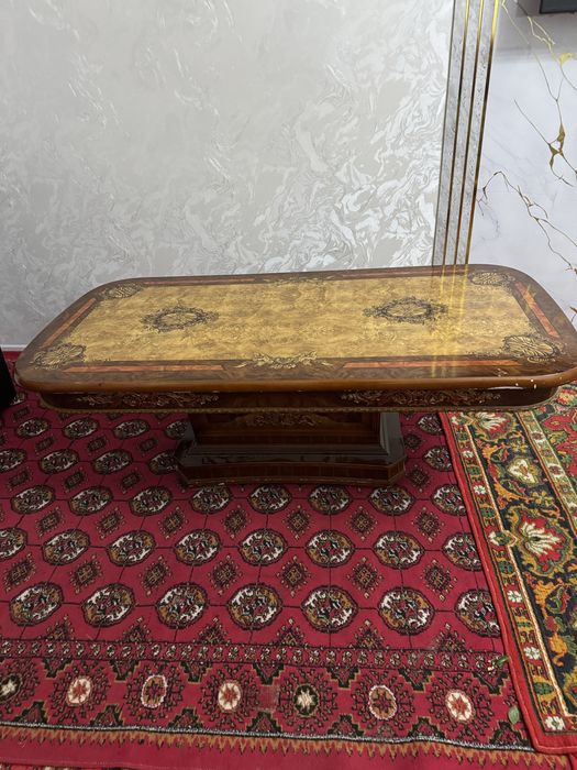 Стол низкий для диванов