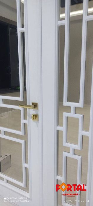 Eshiklar va romlar Oshxona mebellari