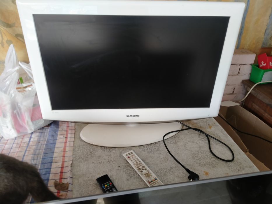 На запчасти два телевизора