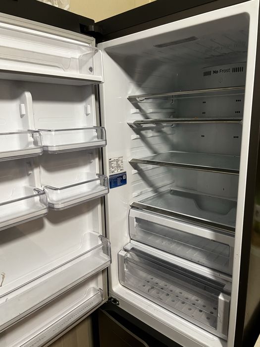 Холодильник Samsung в отлтчном состоянии