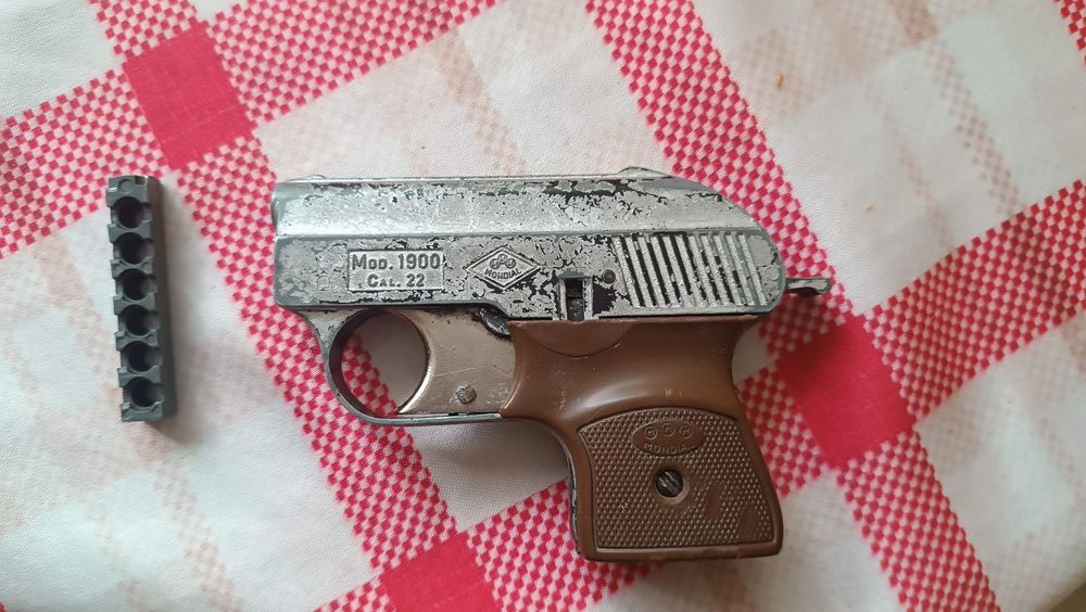 Сигнален пистолет.22 калибър MONDIAL  MODEL 1900