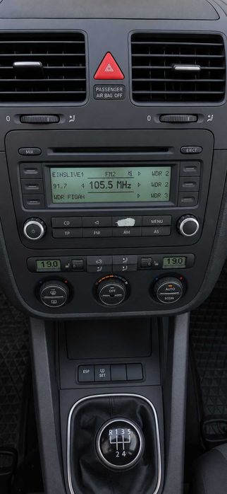 VOLKSWAGEN Jetta 2005 — imagine 3