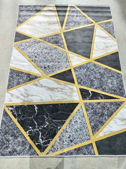 Ыдыс -аяқ,кілемдер