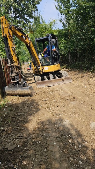 Închiriez Excavator - buldoexcavator - bobcat- camion 8x4