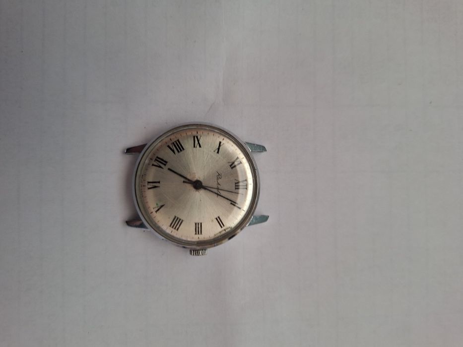 Продавам лот от механични и кварцови часовници.