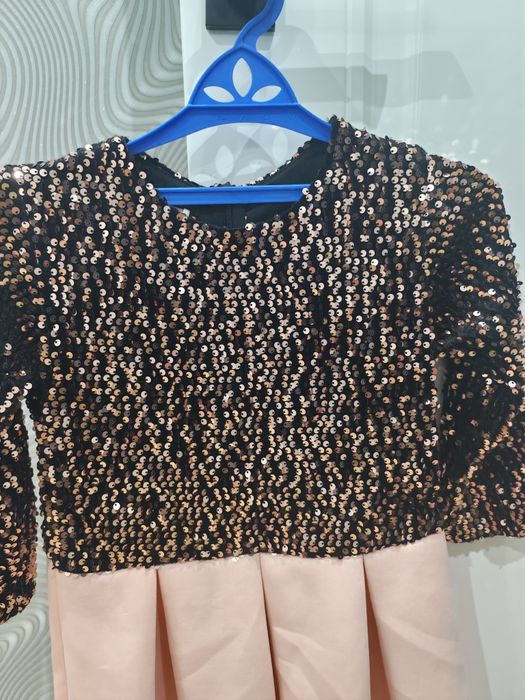 Продам платье новогодний