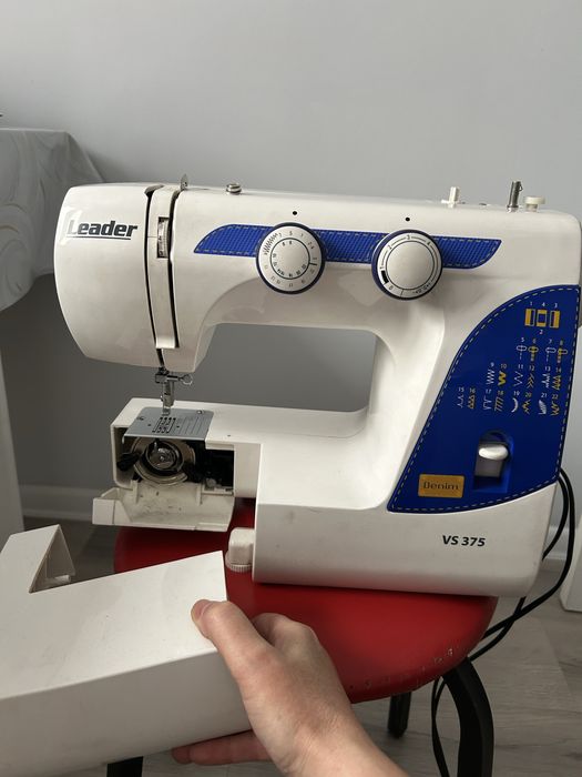 Продаю швейную машину