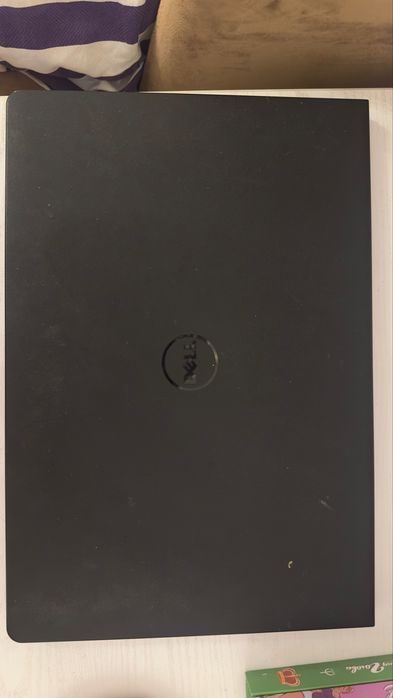 Dell Inspiron 15 — рабочий ноутбук + зарядное устройство и мышка
