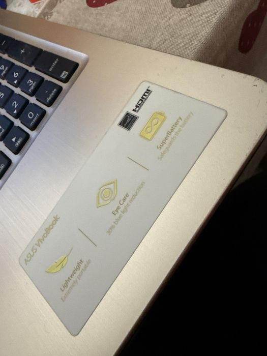 Asus VivoBook 15 , windows 11 home