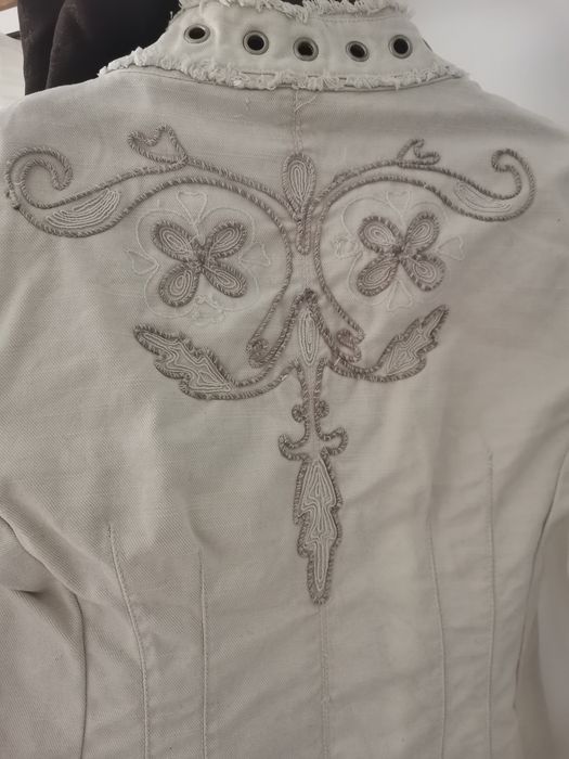 Jacheta de primăvară alba cu inserții