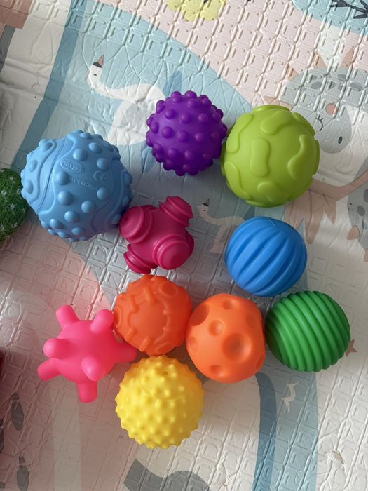 Продавам бебешки играчки