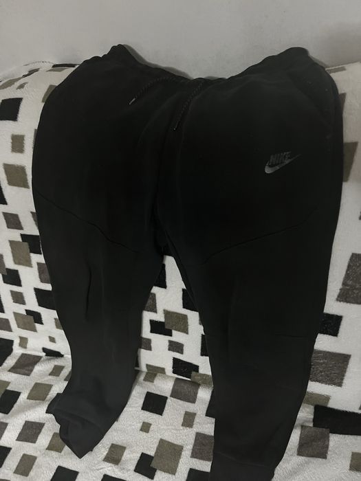Pantaloni Nike in stare buna, marimea M