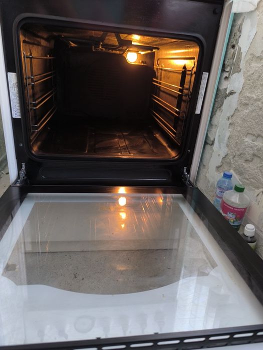 Продавам готварска печка Gorenje EC55CLI1 Retro Style