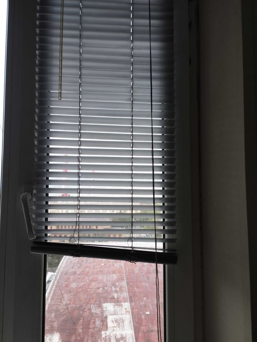 Жалюзи горизонтальные.