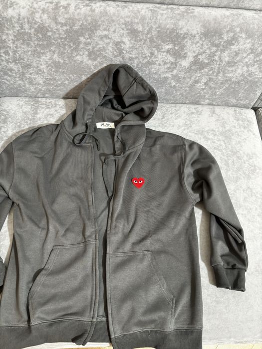 продам зип худи Comme des Garçons Play