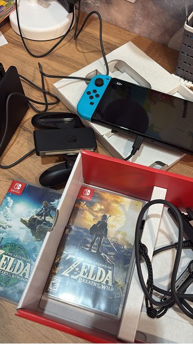 Продадим приставку Nintendo switch Oled+2 игры