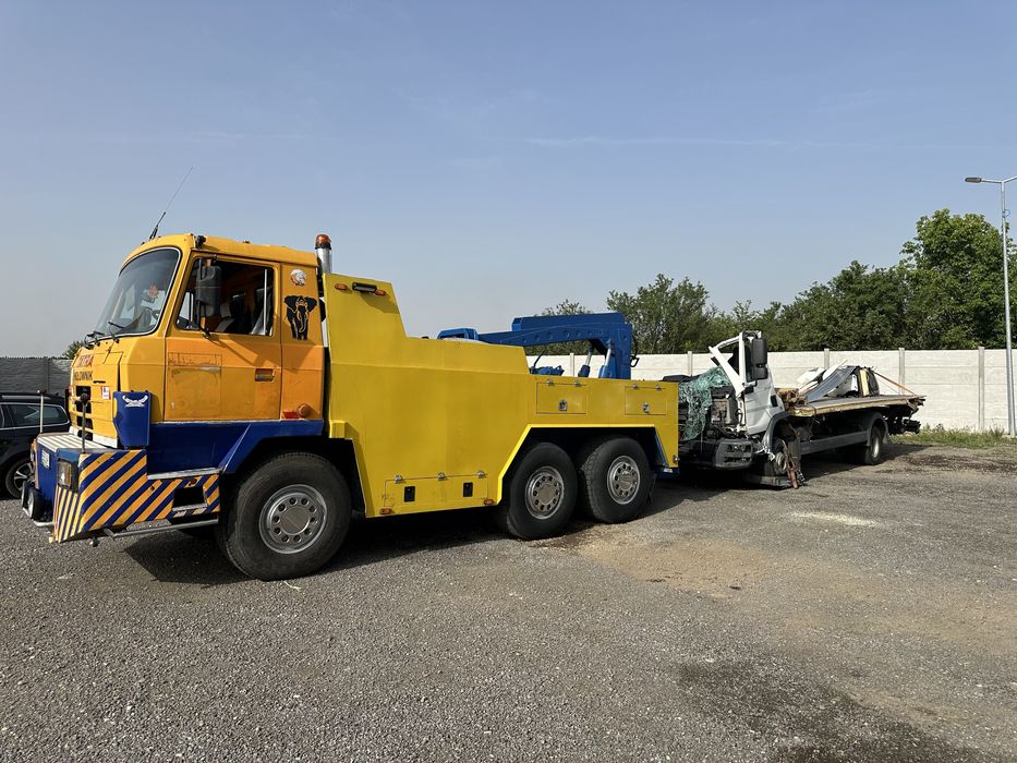 Recuperator Camioane Truck Recovery Tractari Camioane Autocare Bascule