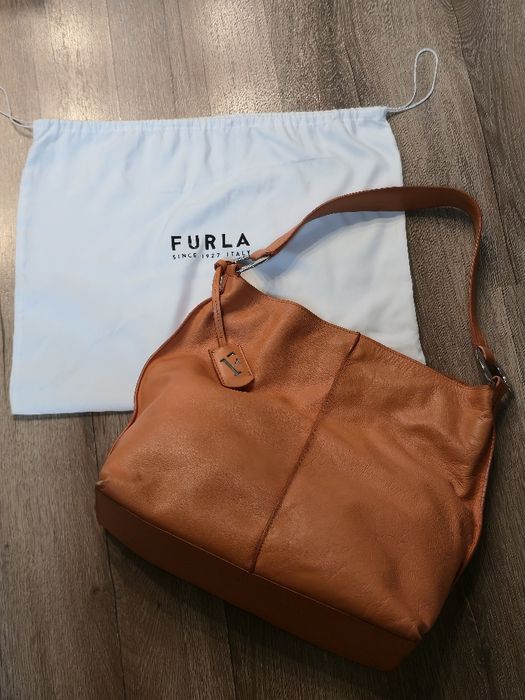 Furla оригинална дамска чанта от естествена кожа