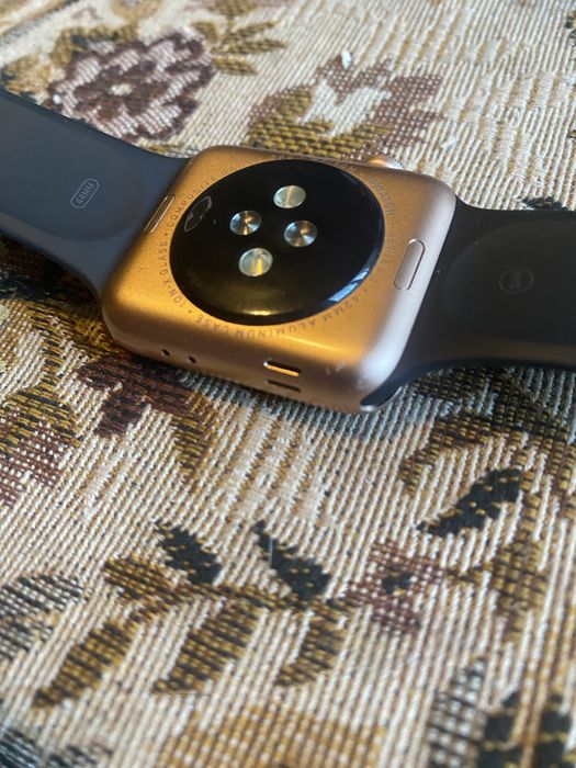 Продам часы Apple watch 3