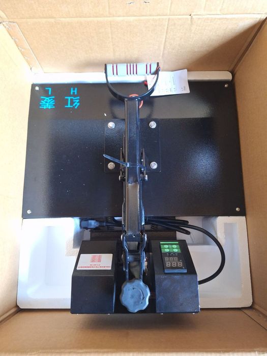 Есть в наличии Термопресс апарат, размер (40х60)