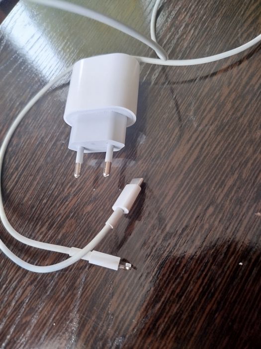 iPhone зарятка оригинал