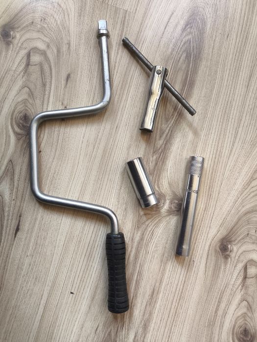 Инструменти Facom