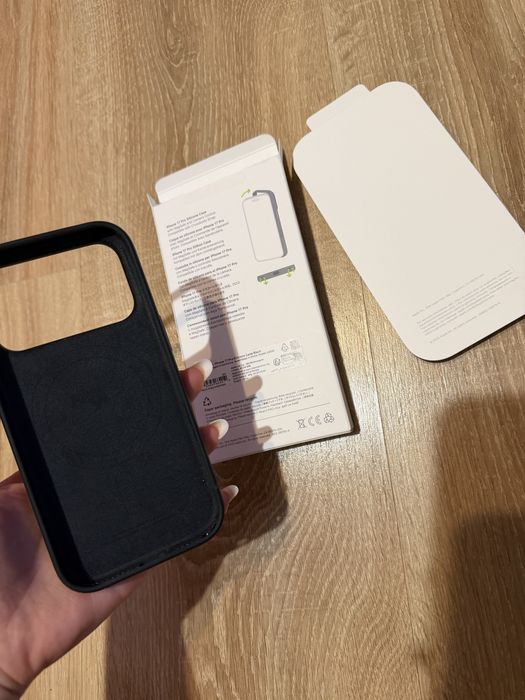 Husa iphone 17 pro originala NEGOC