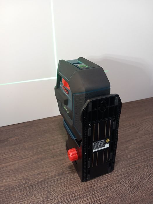 Vând laser Bosch GCL 2-50G