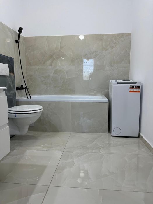 Inchiriez apartament 2 camere in  Westfield, Arad