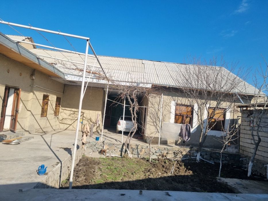 5sotik hovli joylashuvi juda qulay hamma shroitlari bor