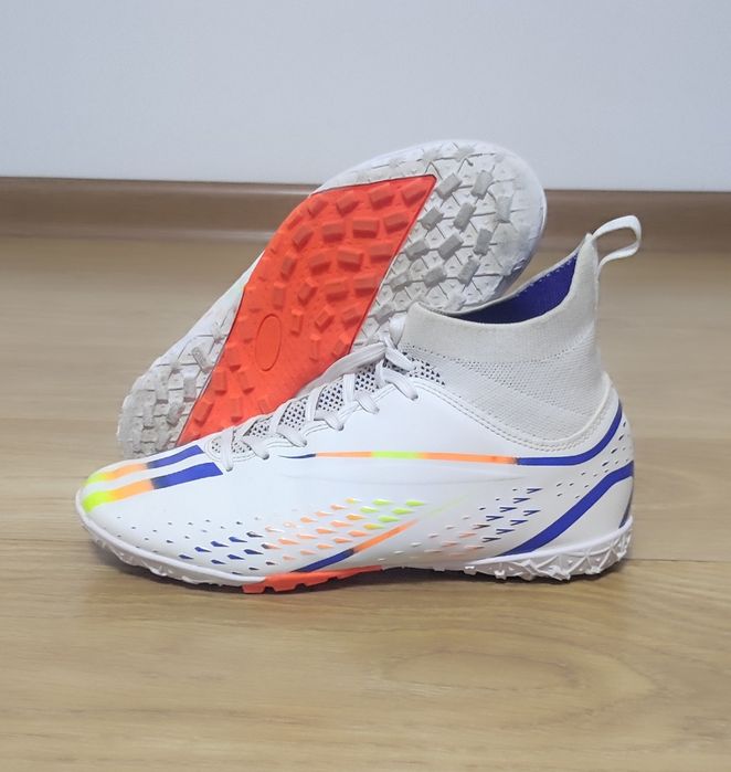 Продам футбольные бутсы