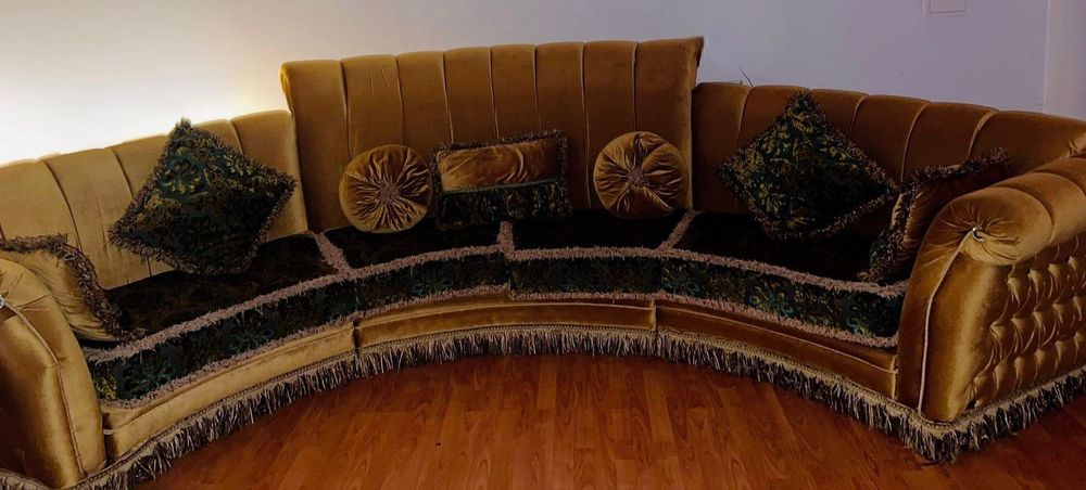 Диван большой ..