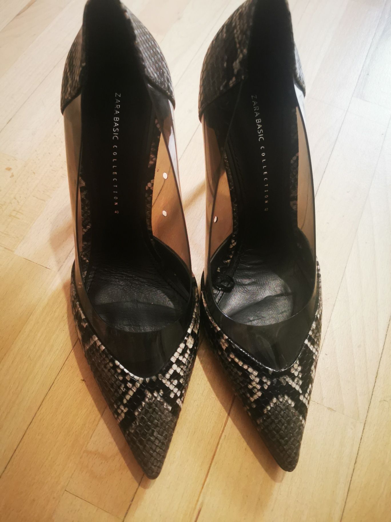 Stilettos animal hotsell print zara