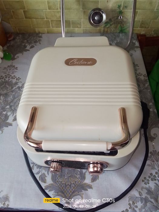 Кухонная электрогриль.