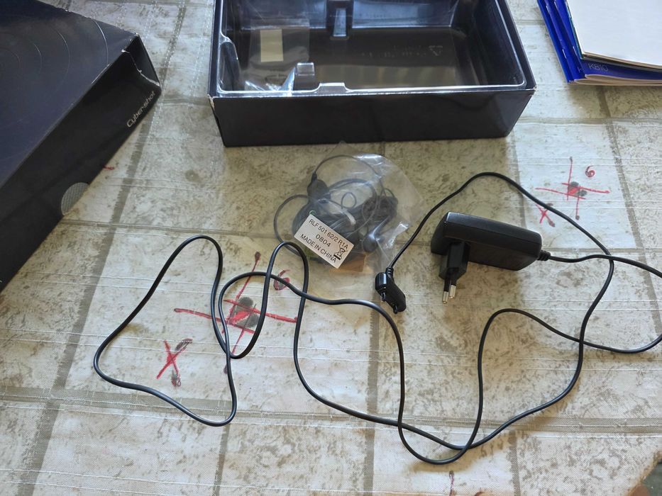 Telefon Sony Ericsson W960i cu touchscreen (pt colecționari) - impecabil, full box